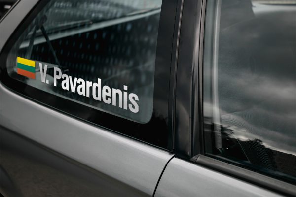 Pavardės su trispalve (komplektas 2vnt) -