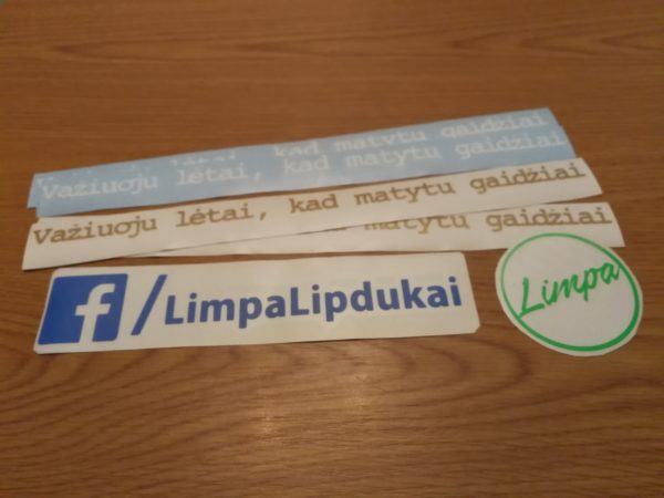 Važiuoju lėtai, kad matytų gaidžiai