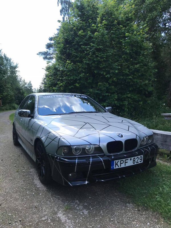 Juostos automobilio dekoravimui